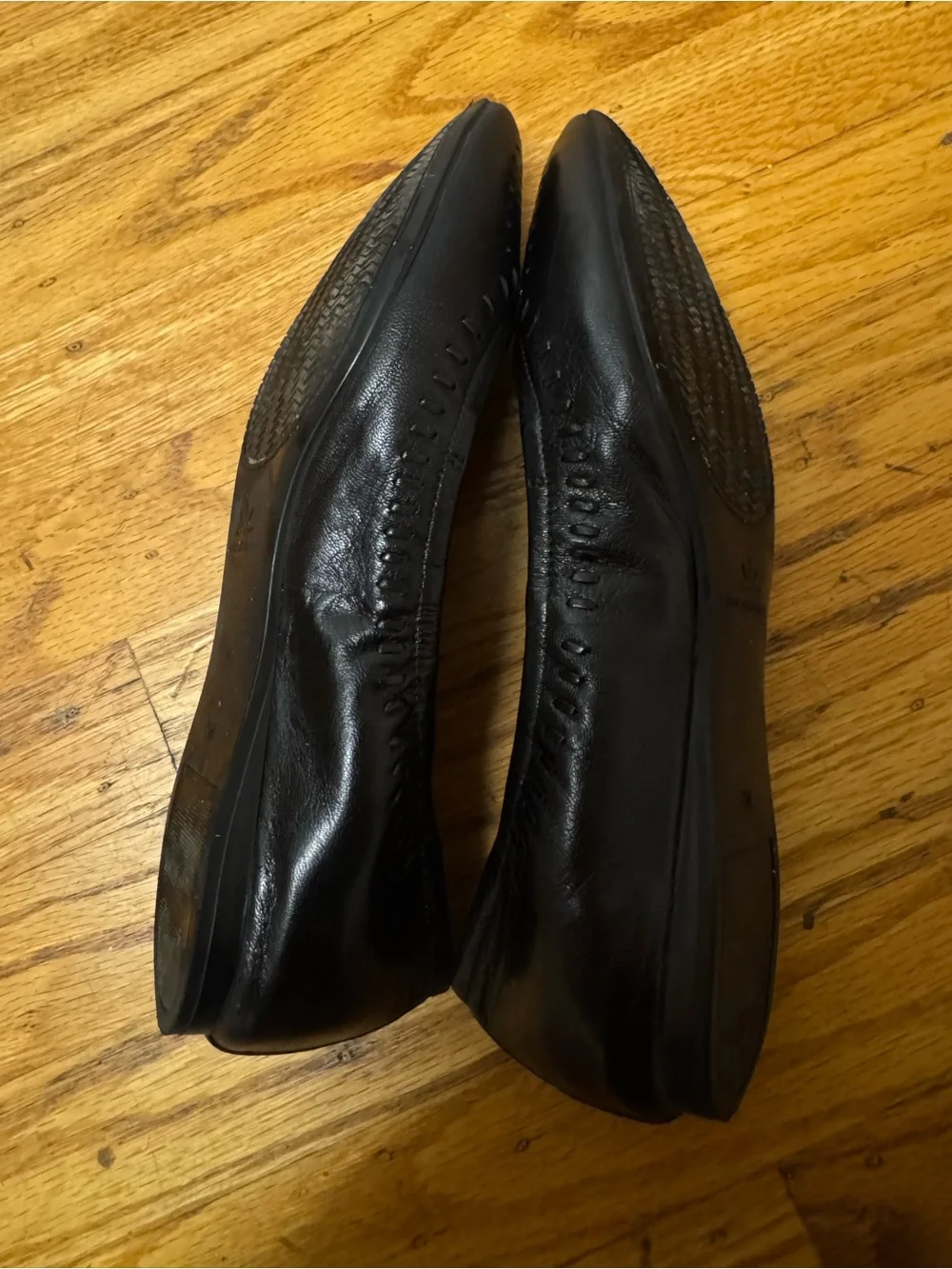 Isaac Mizrahi sleek pointed